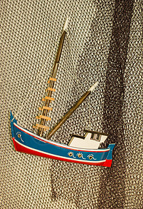 小型小尺寸鲜彩多彩的模型船游艇血管白色玩具想像力航行旅行蓝色帆船孩子图片