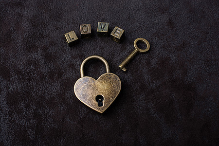 爱形挂锁钥匙和爱词城堡情人字母文化忠诚展示饶恕友谊金属热情图片