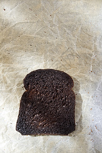 在烤炉框中烧烤棕色包子厨房食物面包炙烤小麦早餐图片