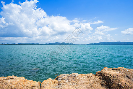 在泰国昌塔胡里海边的海滨上 美丽的海景天堂海浪反射蓝色阳光海洋场景天空地平线旅行图片