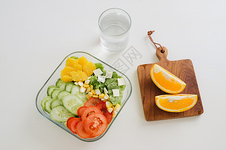 带三明治和水果的午餐盒学校厨房女士食物营养早餐面包小吃木板橙子图片