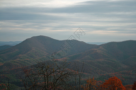 弗吉尼亚州秋天沃克山旅行风景背景图片