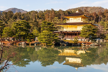 Kinkakuji寺龙孔寺 日本京都金馆 风景观花园旅游建筑反射寺庙文化季节地标宗教金子图片