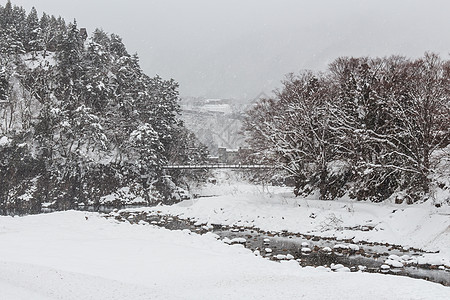 Shirakawago村和冬季下雪的绳桥 日本高山Gifu地标图片