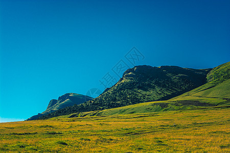 土耳其高原山岳的景象爬坡地区火鸡场景蓝色高地太阳塌方顶峰岩石图片