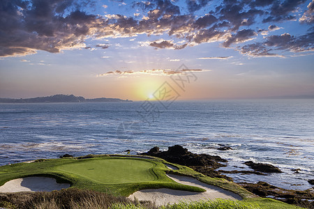高尔夫球场 美国加利福尼亚州蒙特里海岸线绿色球道链接高尔夫球图片