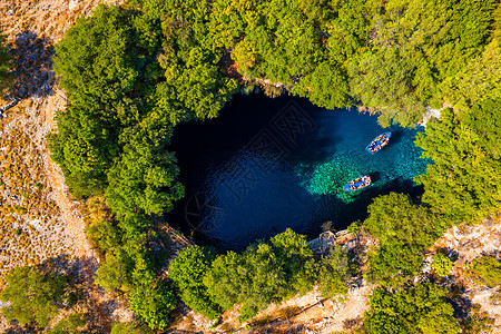 希腊凯法利尼亚岛上的 Melissani 湖 希腊凯法利尼亚岛萨米村附近的 Melissani 洞穴 Melissani 湖 希图片