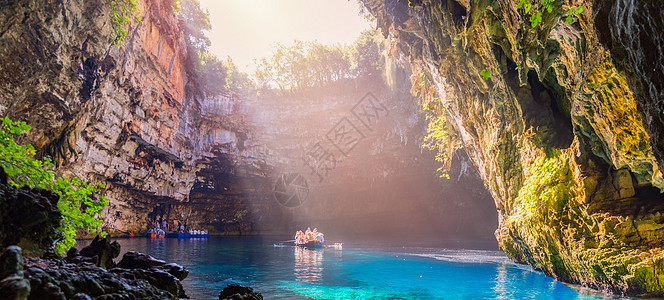 希腊凯法利尼亚岛上的 Melissani 湖 希腊凯法利尼亚岛萨米村附近的 Melissani 洞穴 Melissani 湖 希图片