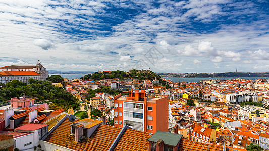里斯本 葡萄牙天际线与圣若热城堡 葡萄牙里斯本全景鸟瞰图 里斯本老城和葡萄牙首都和最大城市圣若热城堡的全景图片