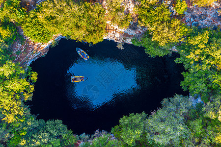 希腊凯法利尼亚岛上的 Melissani 湖 希腊凯法利尼亚岛萨米村附近的 Melissani 洞穴 Melissani 湖 希图片