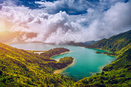 葡萄牙亚速尔群岛圣米格尔岛的湖的美丽全景 亚速尔群岛圣米格尔岛的 圣米格尔 亚速尔群岛 葡萄牙的全景图像目的地环境保护爬坡叶子火图片