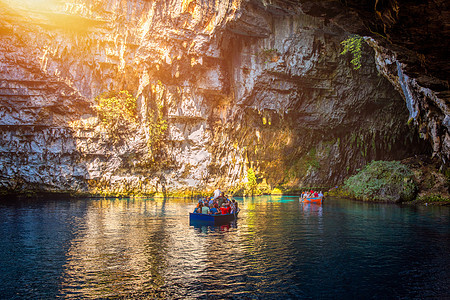 希腊凯法利尼亚岛上的 Melissani 湖 希腊凯法利尼亚岛萨米村附近的 Melissani 洞穴 Melissani 湖 希图片