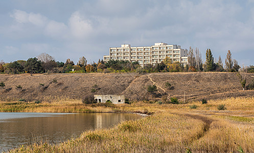 乌克兰敖德萨地区Sergeevka度假胜地河口沙漠建筑海鸥天空旅行土地酒店码头天气图片