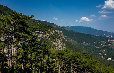 克里米亚半岛的景观旅行松树蓝色海洋场景旅游海滩天空山脉海岸图片