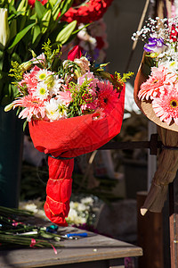 各种花束美丽的花束花朵植物群叶子粉色植物红色歧义礼物花瓣绣球花陶器图片