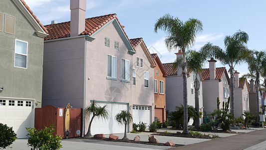 美国加利福尼亚州郊区街道上的房子 通用建筑 洛杉矶附近的住宅区绿色植物街道财产农村邻里家庭建筑学平房房地产城市图片