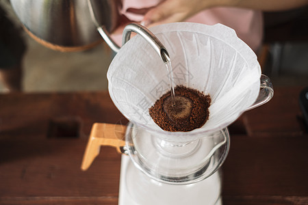 咖啡师滴咖啡和慢咖啡吧风格时光咖啡店对象咖啡机冷饮饮料咖啡杯作物杯子复古背景图片