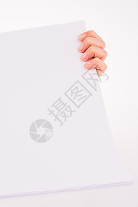 手持纸空白公告床单手指笔记商业推介会卡片广告牌白色背景图片
