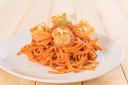 带虾的意大利面条盘子海鲜食物午餐红色图片