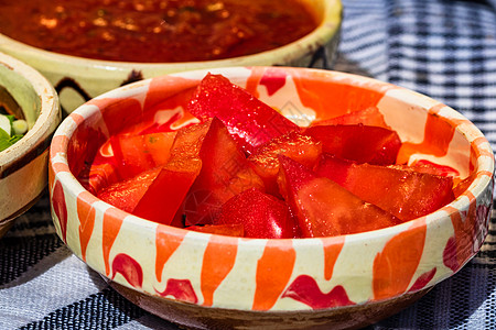 各种沙拉成分 番茄酱 美味的炒鸡蛋和生蔬菜 用于健康早餐胡椒饮食乡村小吃水果营养食物盘子烹饪市场图片