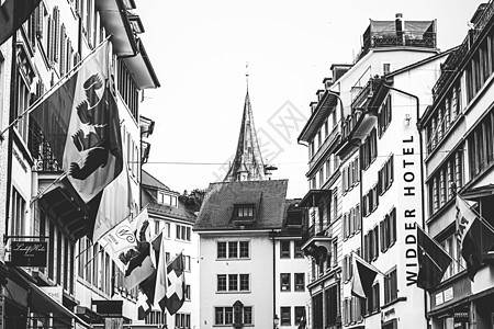 历史悠久的老城区 靠近市中心大街的商店和豪华商店 瑞士建筑和瑞士苏黎世旅游目的地的复古单色景观银行城市市中心电影旅行购物店铺街道图片