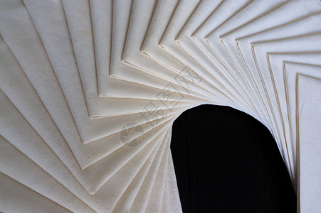 白色织物折叠堆叠 织物纹理背景 概念工作坊涟漪线条麻布海浪设计墙纸亚麻窗帘帆布样机图片
