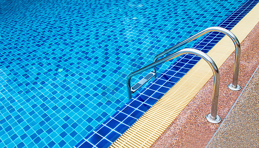 从游泳池向上热带情调海洋季节泳池奢华异国楼梯假期马赛克图片
