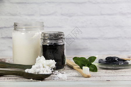 制作活性木炭牙膏的成份化妆品区域保健生态薄荷空白卫生煤炭椰子手工图片