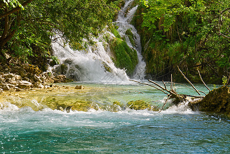 克罗地亚普利维茨湖国家公园夏季瀑瀑岩石旅游流动池塘风景瀑布蓝色溪流天堂环境图片