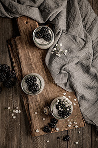 辣椒布丁加黑莓牛奶种子奶油美食桌子酸奶早餐砧板甜点饮食图片