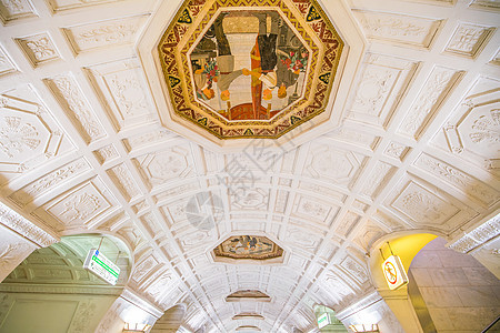 莫斯科地铁站内地车站乘客平台地标观光风格火车旅行城市都市图片