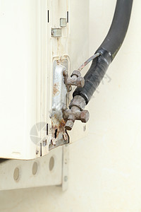 旧空调机滴水阀金属管子气体黄铜压力工具技术员测量加热器维修图片