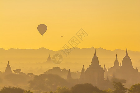 缅甸的巴甘市景色城市地标日落建筑学建筑景观遗产风景旅行日出图片