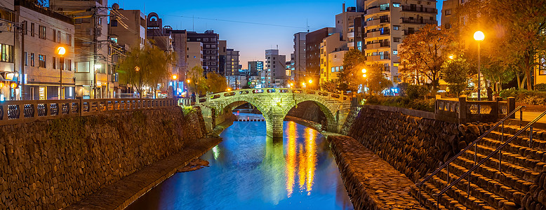 长崎市中心天线市中心城市风景与日本梅根光辉桥图片