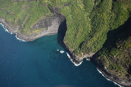 Kauai海岸景观悬崖热带天线旅行风景海洋海滩绿色假期天堂图片