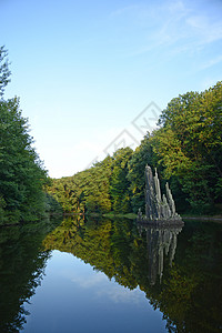德国魔鬼桥旅游反射风景基石地标建筑学岩石公园圆圈森林图片