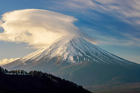 川口湖富士山日出季节地标城市日落场景丘陵风景火山公吨反射图片