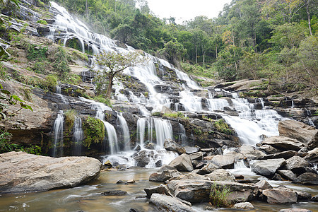 清迈瀑布瀑布风景环境绿色流动热带旅行公园国家石头图片