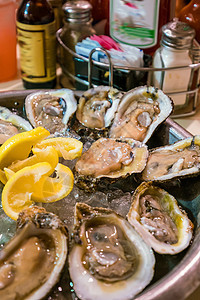新奥尔良牡蛎食物食谱水平辣椒柠檬水果岩石贝类海鲜烹饪图片