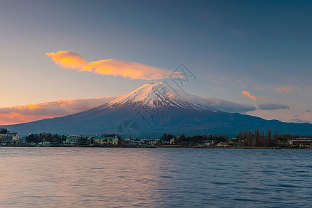 川口湖富士山日出火山反射日落地标城市场景公吨丘陵季节风景图片