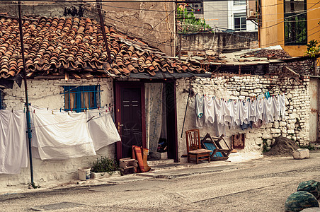 Durres 阿尔巴尼亚  2019年7月2日 Durres市中心的旧房屋乡村碎片旅游废墟住房城市灾难地震建筑窗户图片