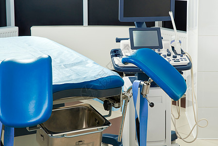 现代诊所内配有椅子和设备的妇科室婴儿护理人员办公室考试药品产科技术咨询外科房间图片