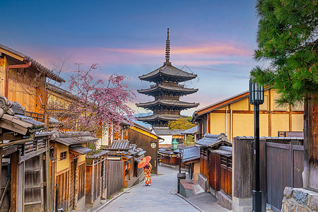 日本山仓季节的旧城京都宝塔和服樱花浴衣建筑学文化旅游街道建筑日落图片