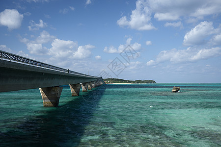 宫岛海白色晴天天空绿色海洋热带假期蓝色海滩图片