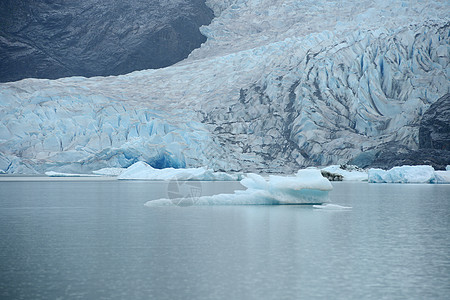 门登霍尔冰川裂缝蓝色白色图片