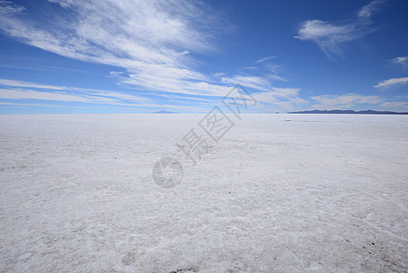 uyuni盐公寓六边形蓝色天空世界旅行白色水平高原太阳地平线图片