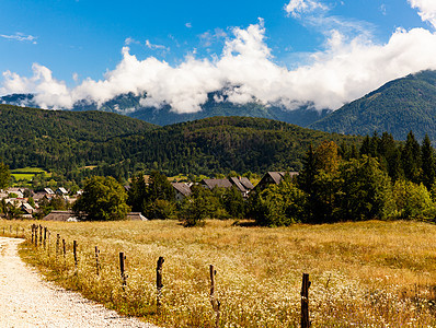 斯洛文尼亚的斯洛文尼亚小屋视图乡村旅行环境国家木头假期生态场地山脉树木图片