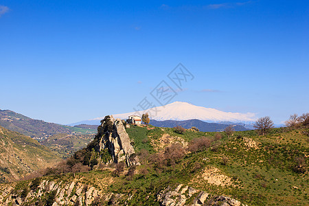 Etna火山和西西里地区场景岩石国家木头活动领土乡村房子森林风景图片