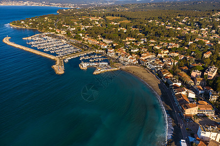 法国岸堤和圣锡尔中上美村的顶端视图闲暇房屋海浪蓝色泊位旅行露天沿海全景村庄图片