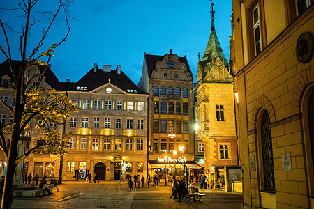 2019年4月8日 Wroclaw老城市场广场之夜 Wroclaw下西里西亚历史首都文化景点街道房子城市假期广场建筑地标社论图片
